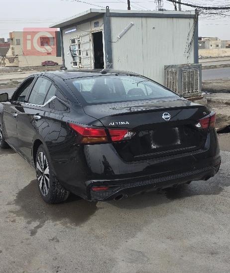 نيسان ألتيما